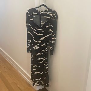 Black&white pattern, square neck with cap sleeve cinched long sleeves